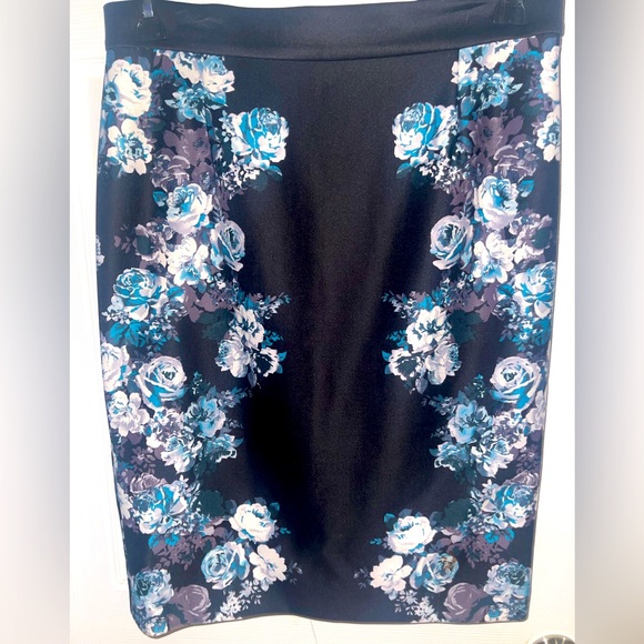 Antonio Melani floral skirt - Picture 1 of 2